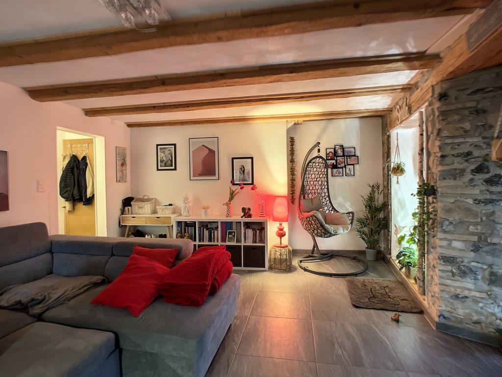 jaquet-1636387652_1636387790_87896_de9a967