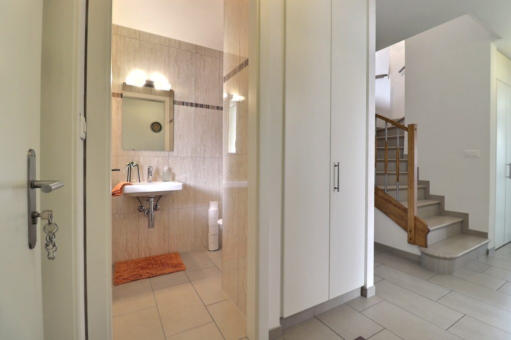 {"discarded_img":0,"scene":2}