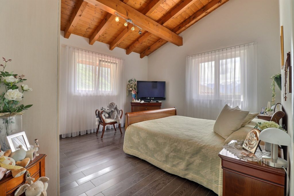 {"discarded_img":0,"scene":2}