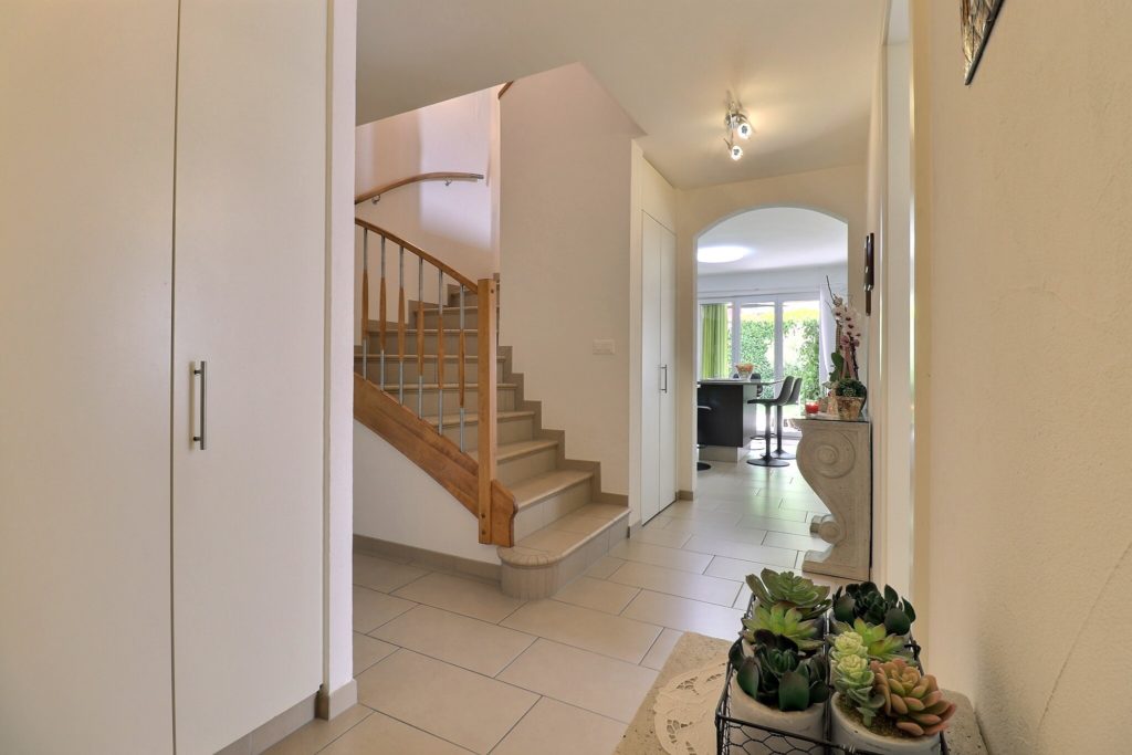 {"discarded_img":0,"scene":2}