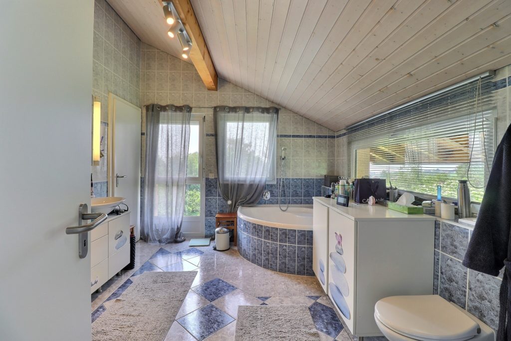 {"discarded_img":0,"scene":2}