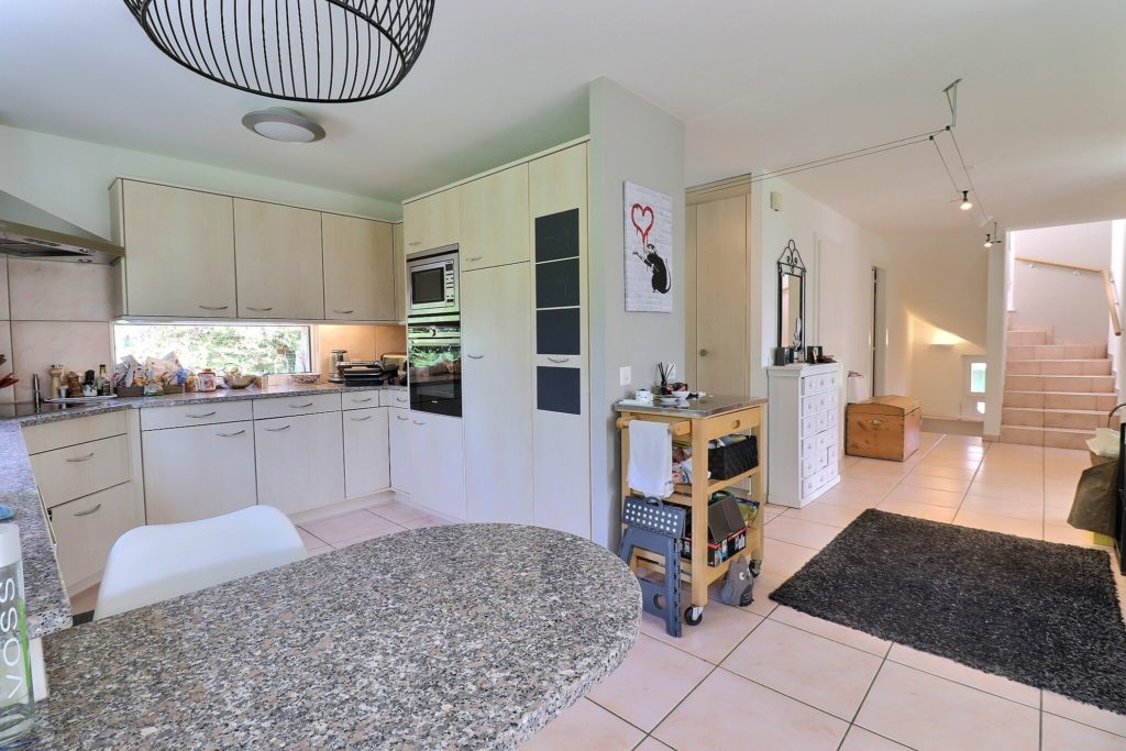 {"discarded_img":0,"scene":2}